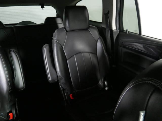 Vehicle image 14 of 33