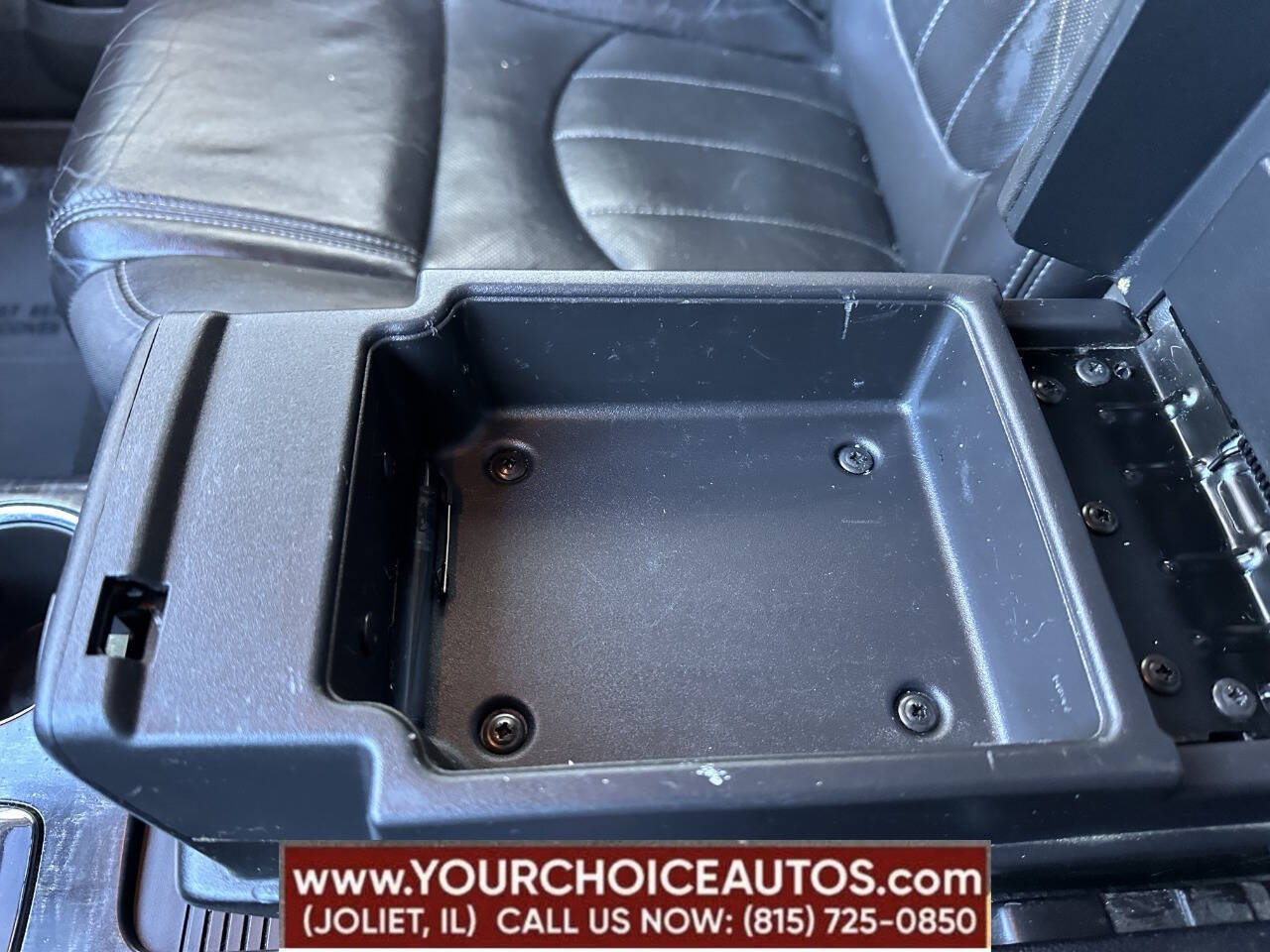 Vehicle image 43 of 47