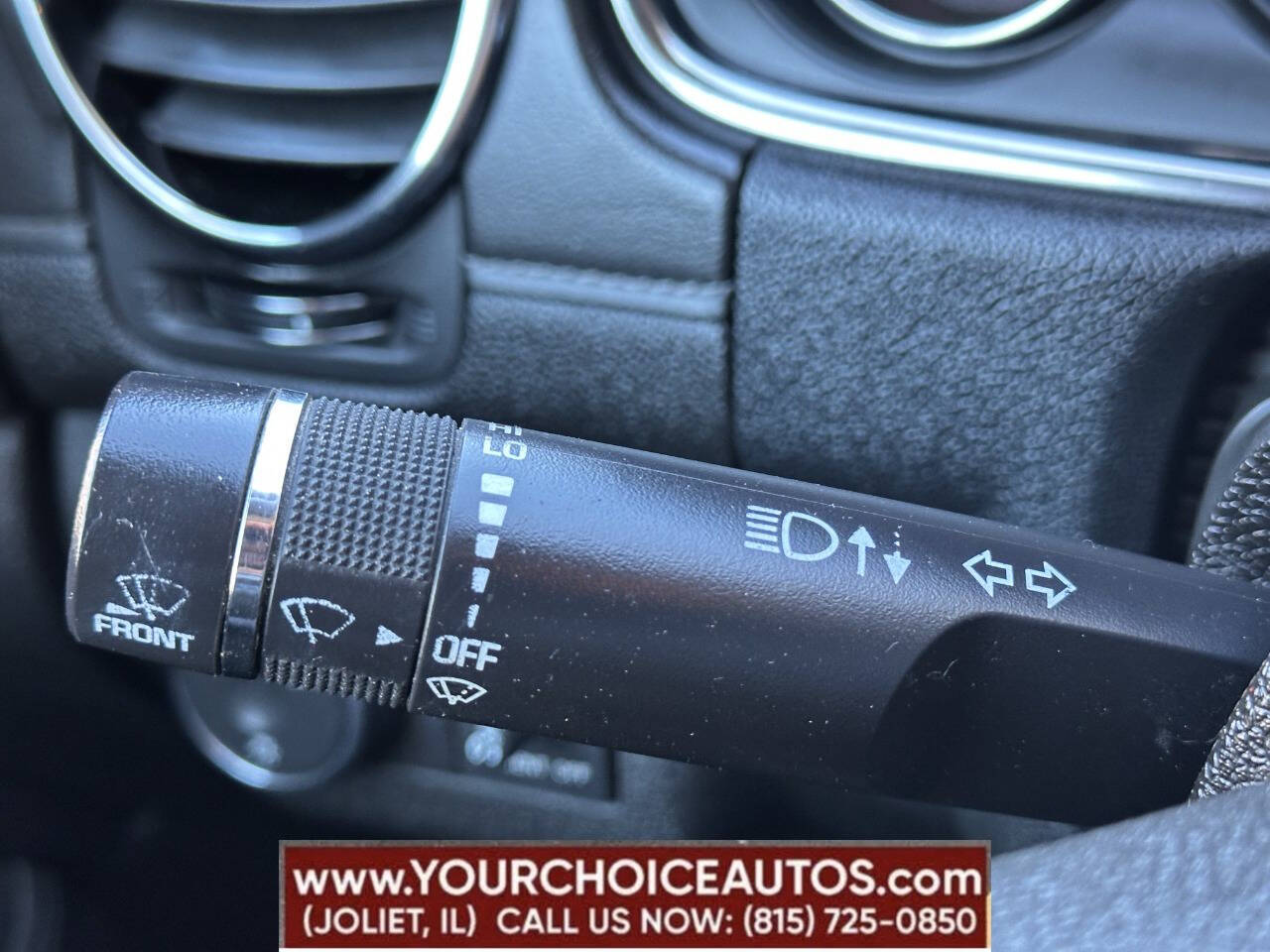 Vehicle image 32 of 47
