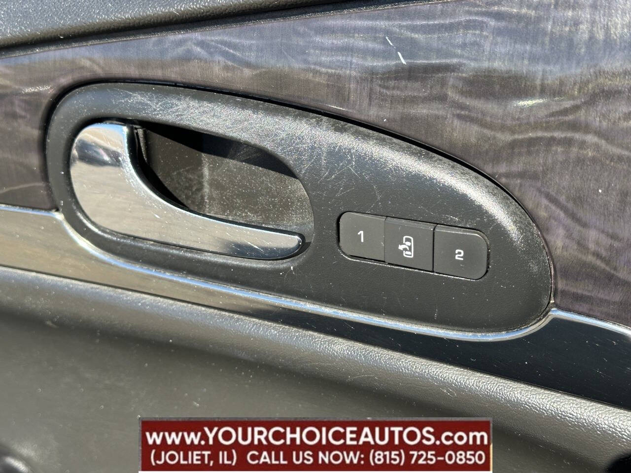 Vehicle image 10 of 47
