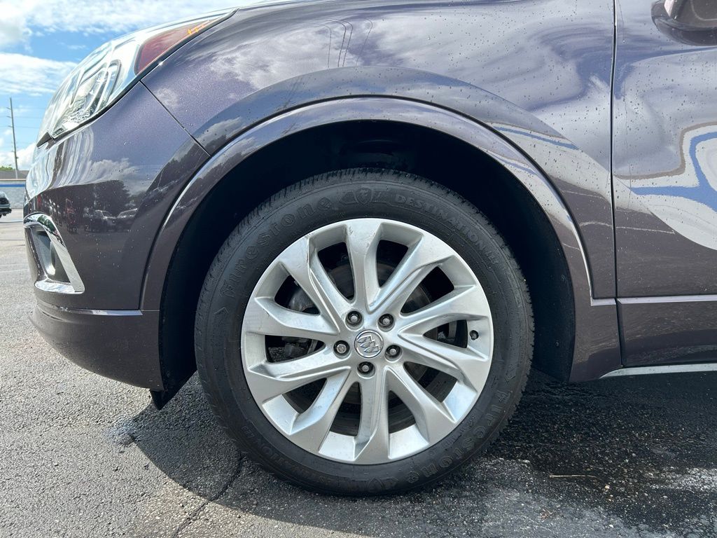 Vehicle image 8 of 34