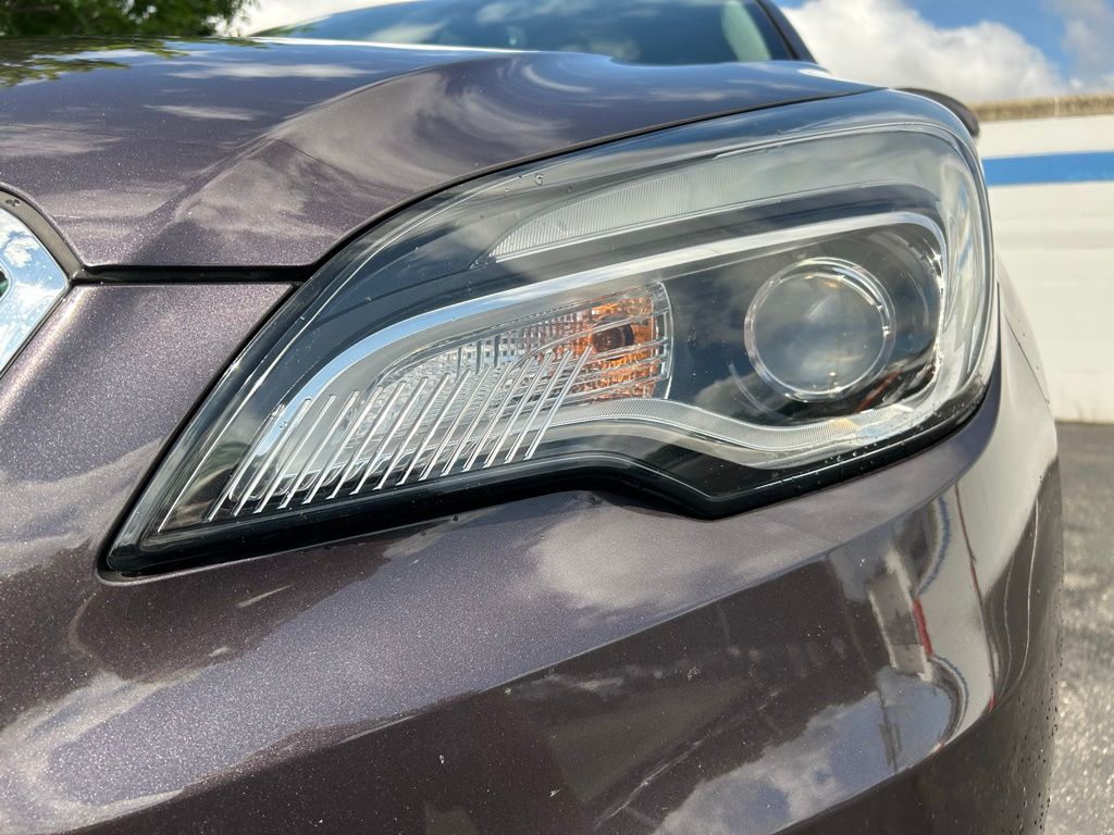 Vehicle image 32 of 34