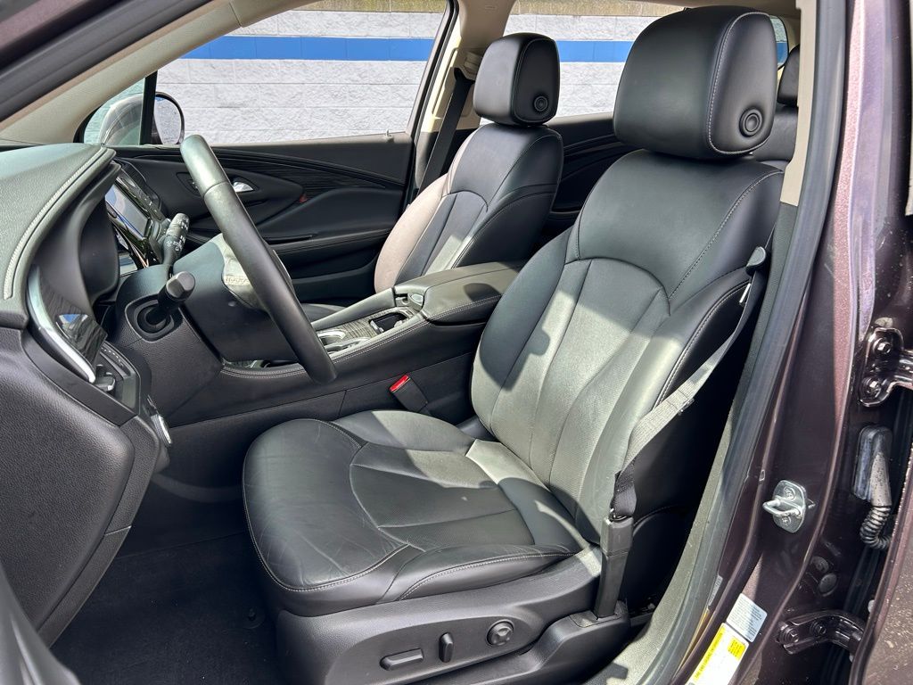 Vehicle image 12 of 34