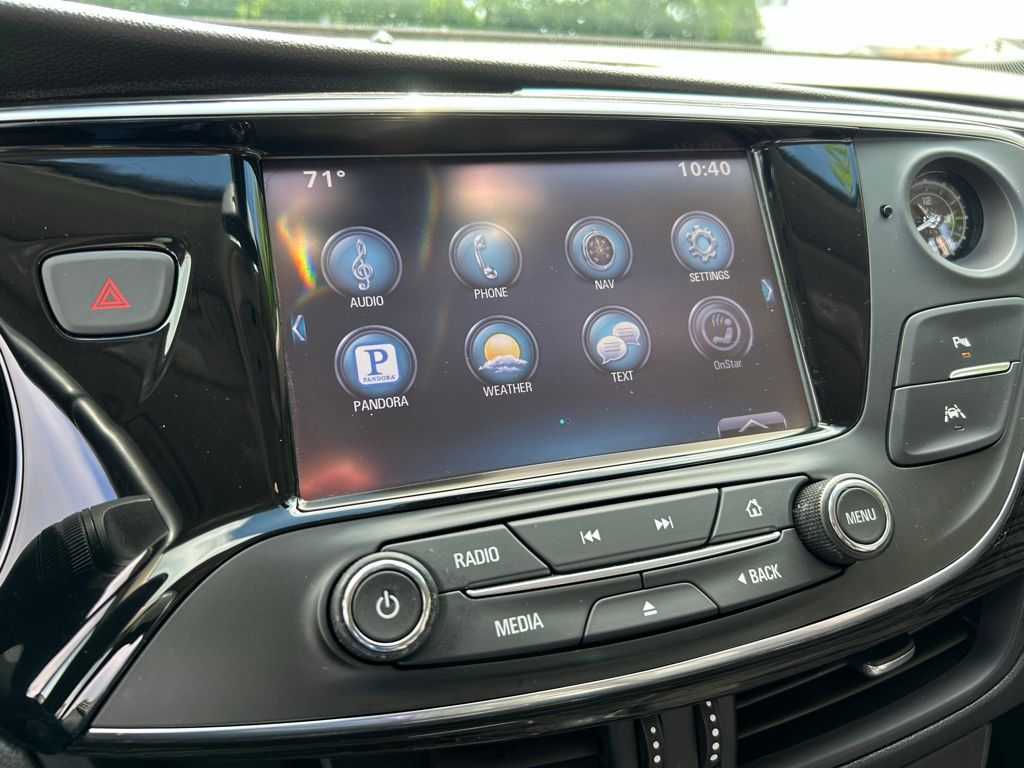 Vehicle image 21 of 34