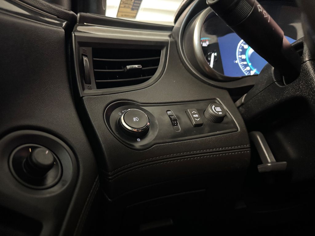 Vehicle image 22 of 30