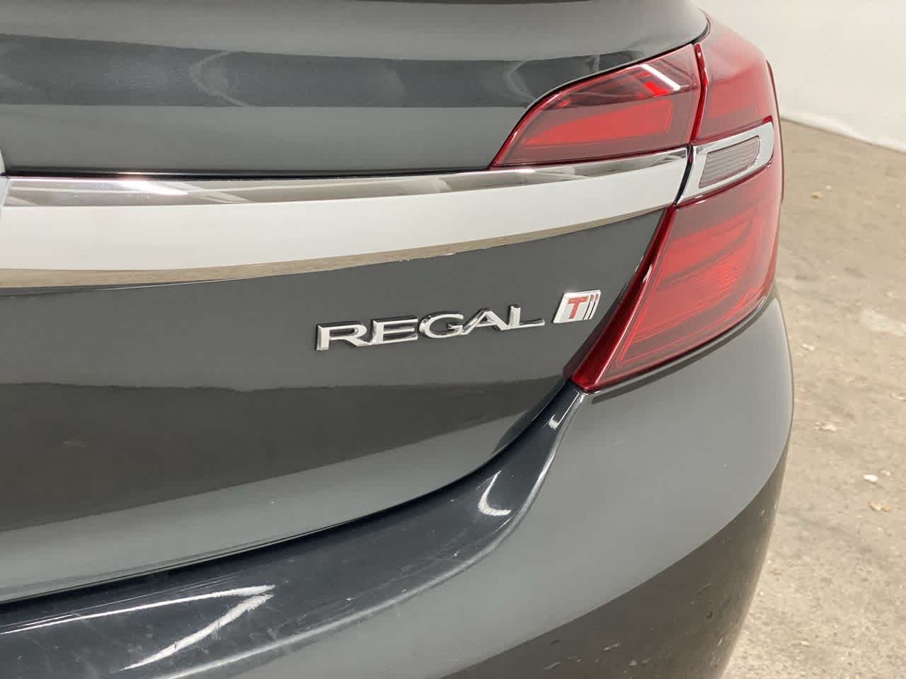 Vehicle image 10 of 39