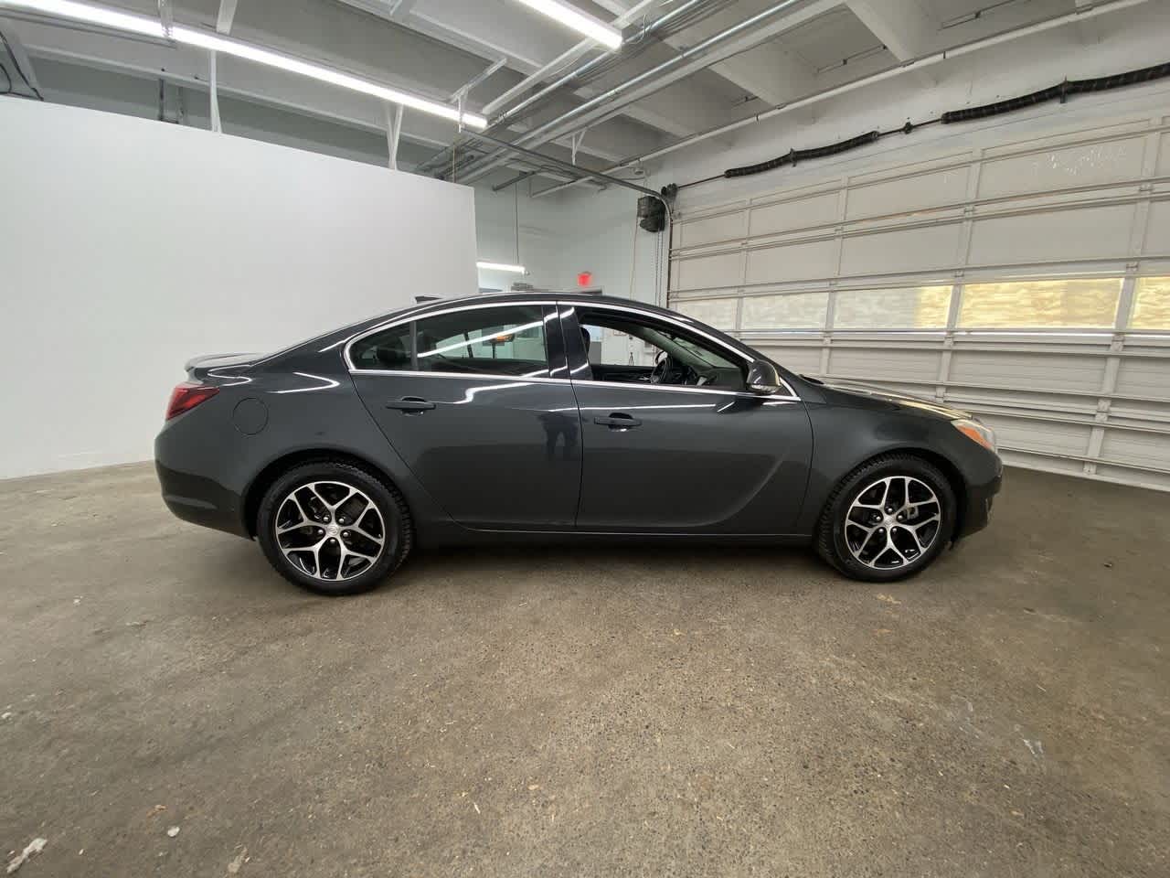 Vehicle image 4 of 39