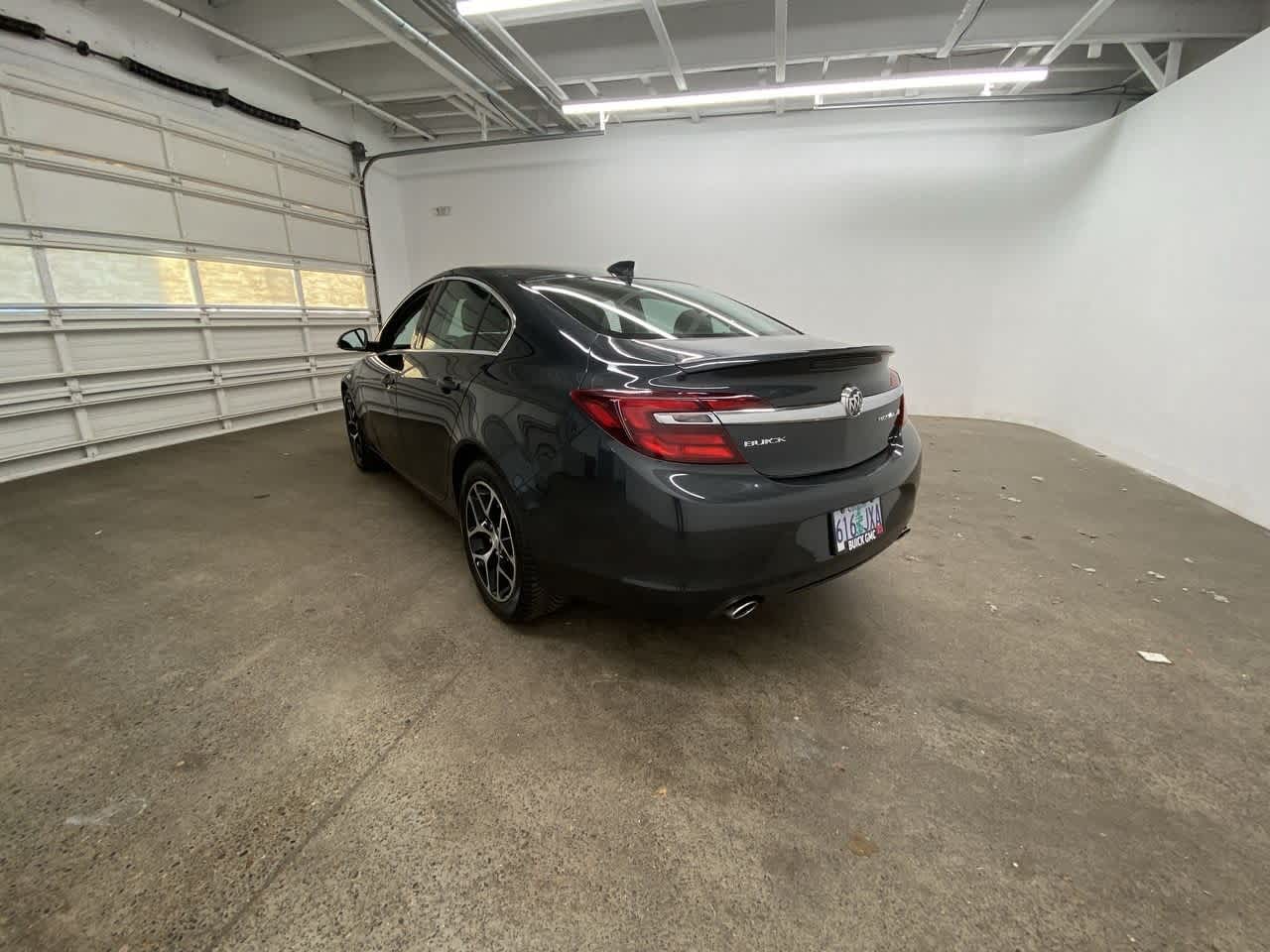 Vehicle image 7 of 39