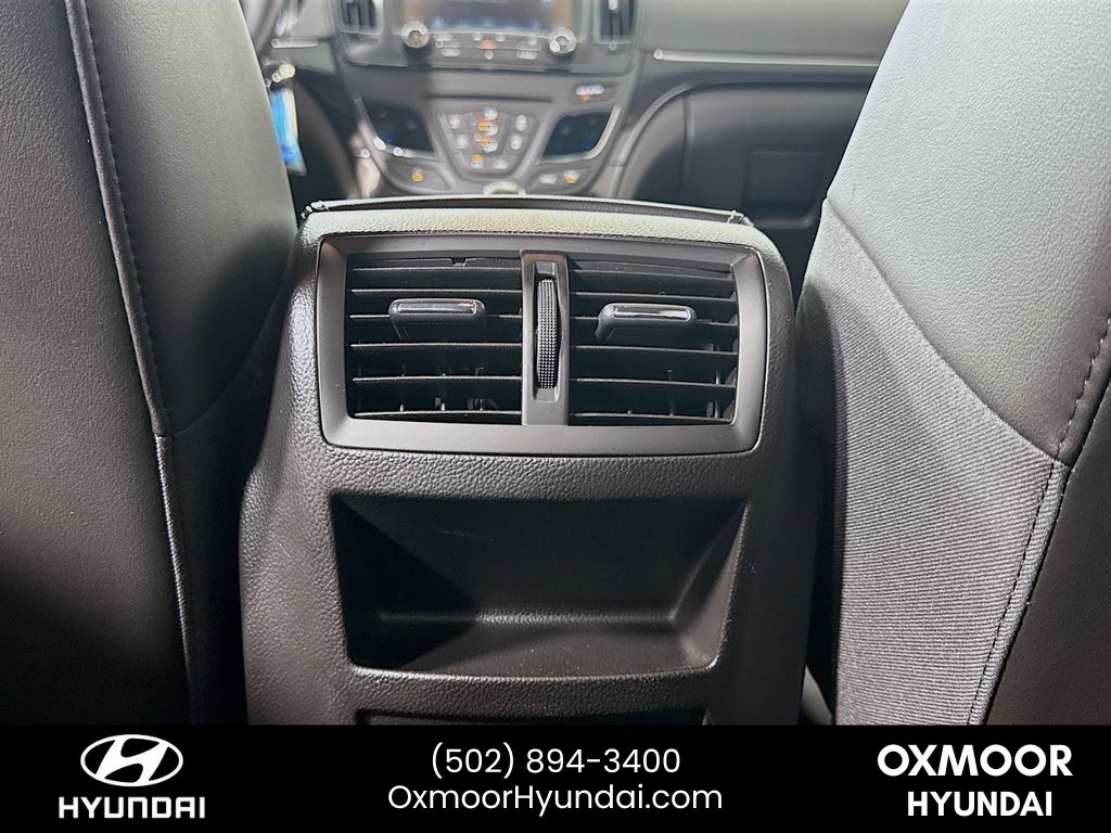 Vehicle image 24 of 31