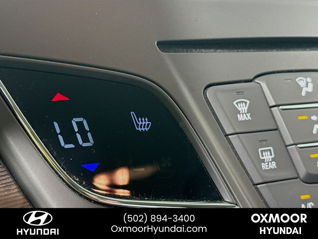 Vehicle image 19 of 31