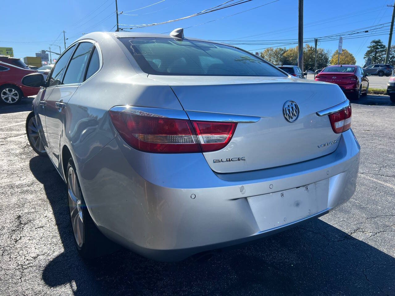 Vehicle image 9 of 12