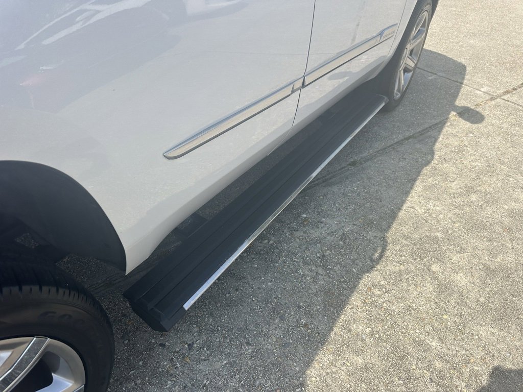 Vehicle image 17 of 28