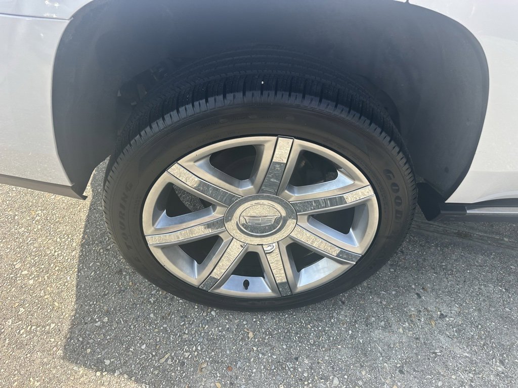 Vehicle image 19 of 28