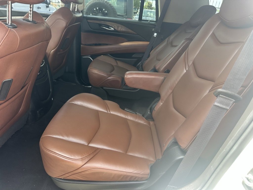 Vehicle image 27 of 28