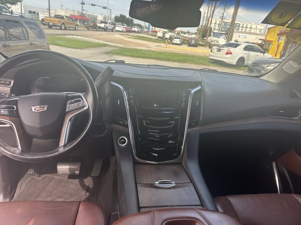 Vehicle image 12 of 28