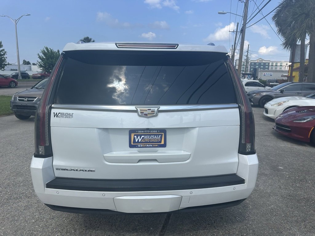 Vehicle image 9 of 28