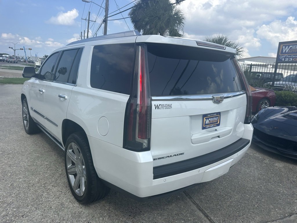 Vehicle image 8 of 28