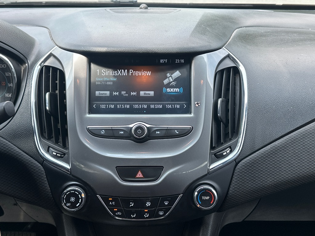 2016 Chevrolet Cruze LT Image 31 of 35