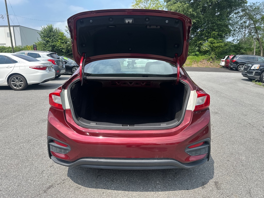 2016 Chevrolet Cruze LT Image 12 of 35