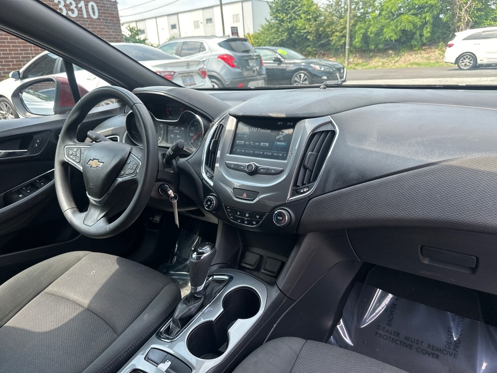 2016 Chevrolet Cruze LT Image 22 of 35