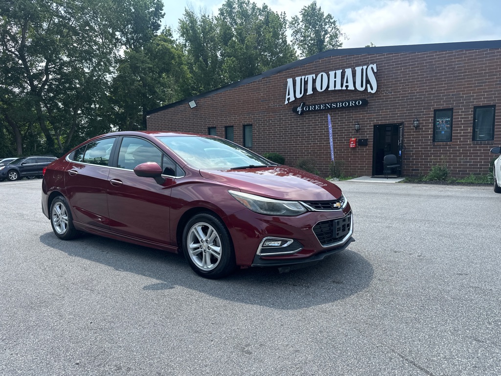 2016 Chevrolet Cruze LT Image 3 of 35