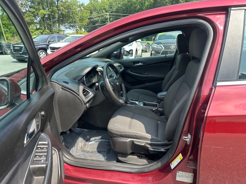 2016 Chevrolet Cruze LT Image 28 of 35