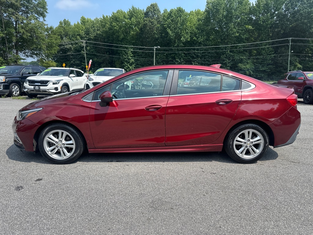 2016 Chevrolet Cruze LT Image 8 of 35