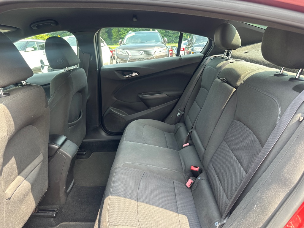 2016 Chevrolet Cruze LT Image 15 of 35