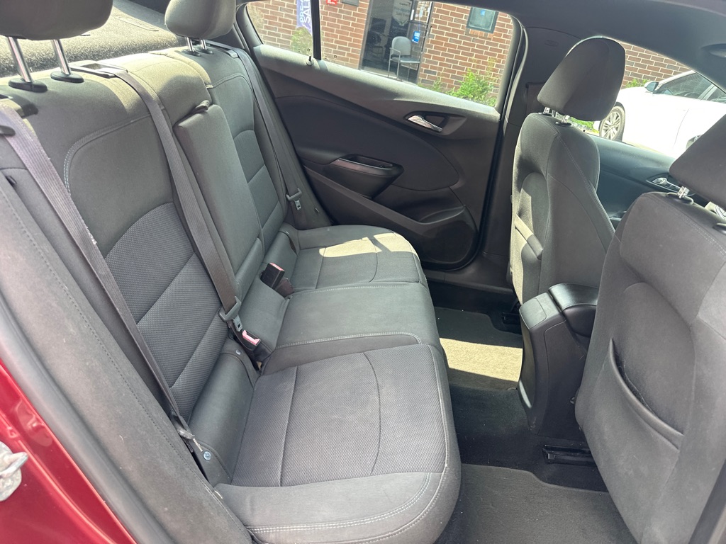 2016 Chevrolet Cruze LT Image 13 of 35