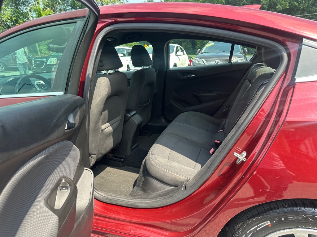 2016 Chevrolet Cruze LT Image 20 of 35