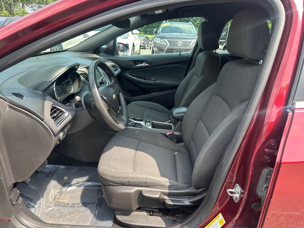 2016 Chevrolet Cruze LT Image 19 of 35