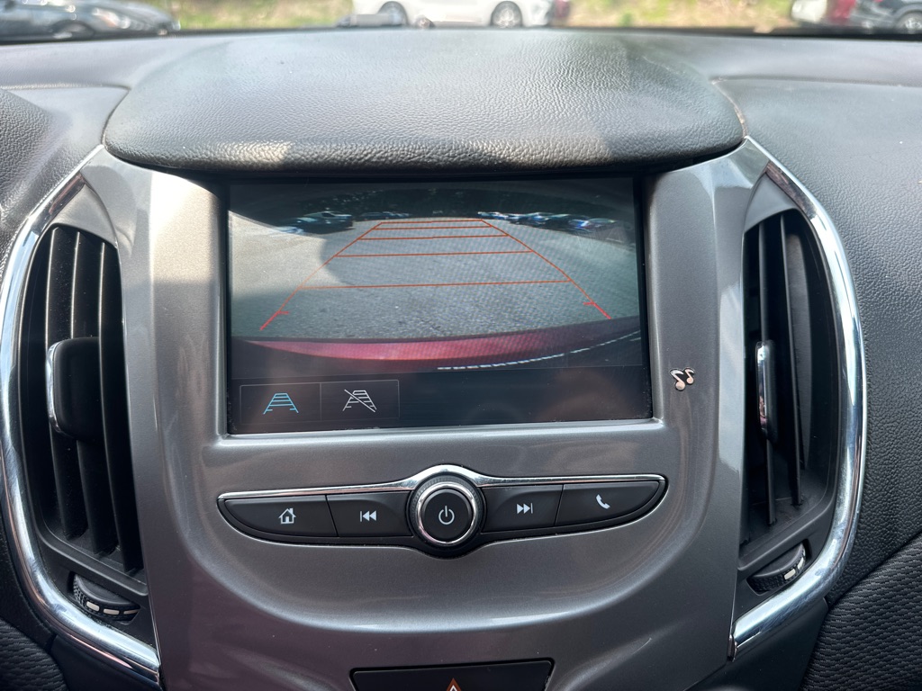 2016 Chevrolet Cruze LT Image 32 of 35