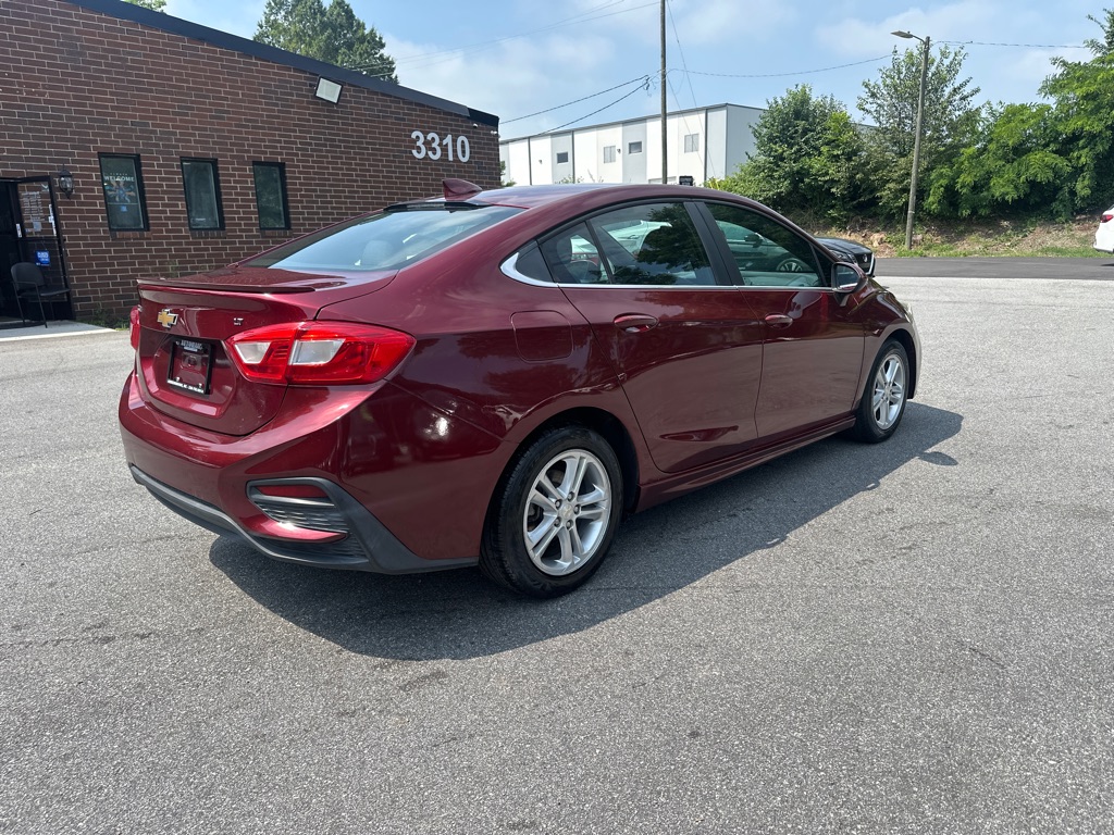 2016 Chevrolet Cruze LT Image 5 of 35