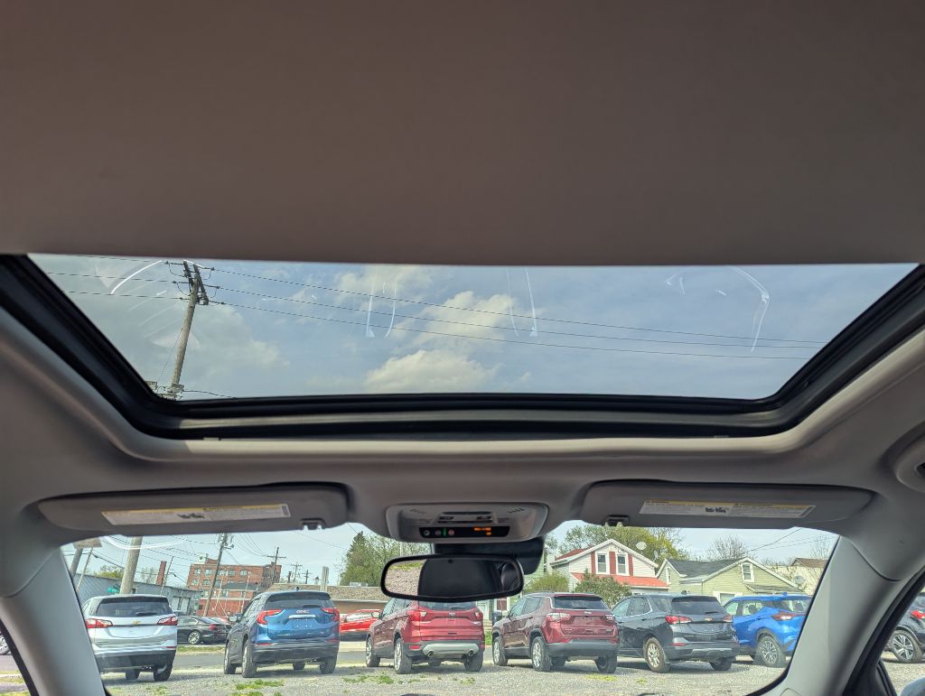 Vehicle image 12 of 15