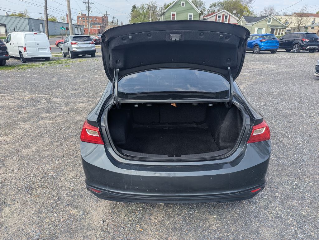 Vehicle image 11 of 15