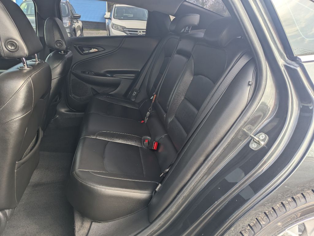 Vehicle image 7 of 15