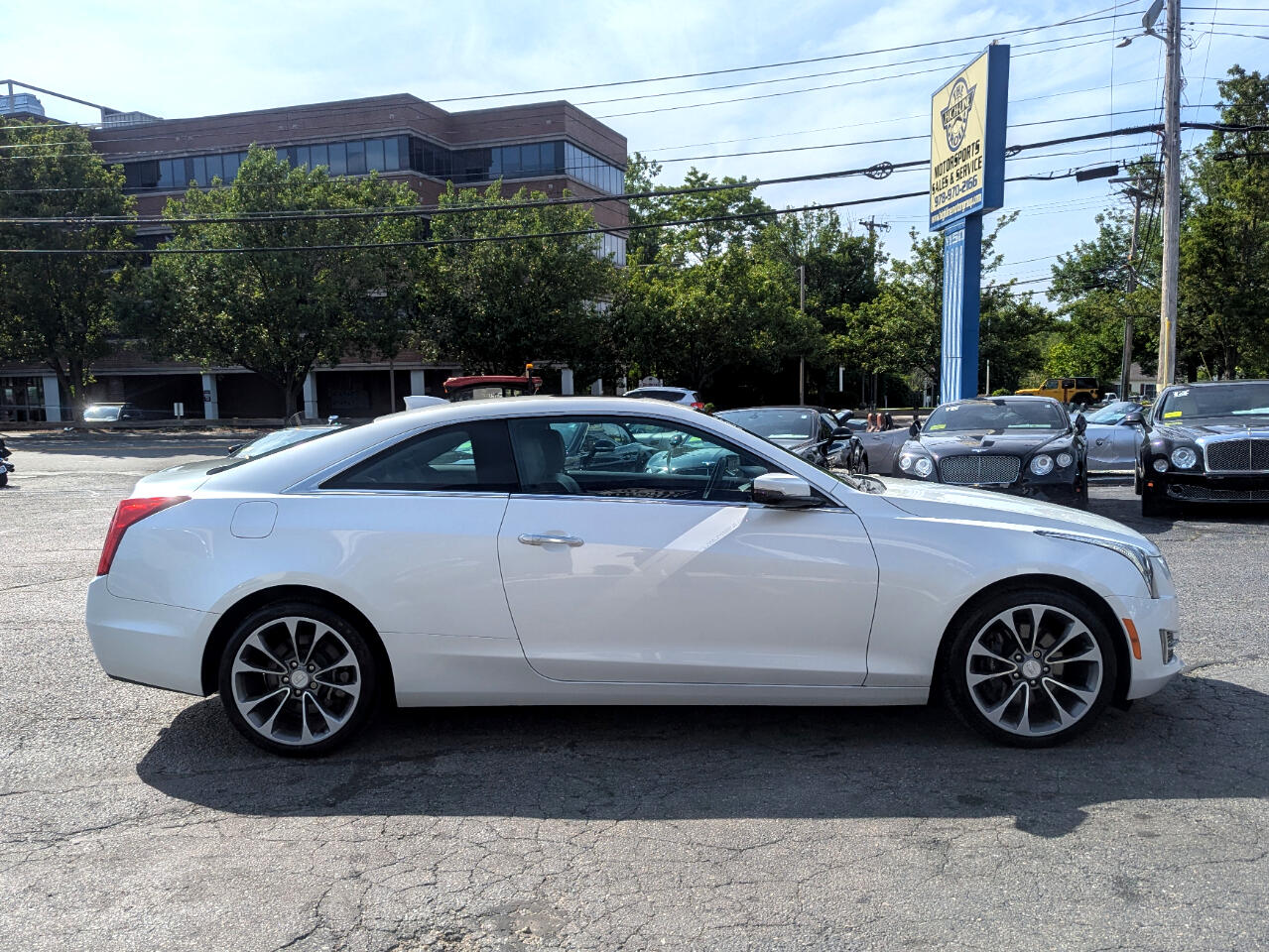 Vehicle image 4 of 58