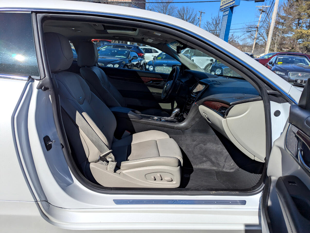 Vehicle image 37 of 58