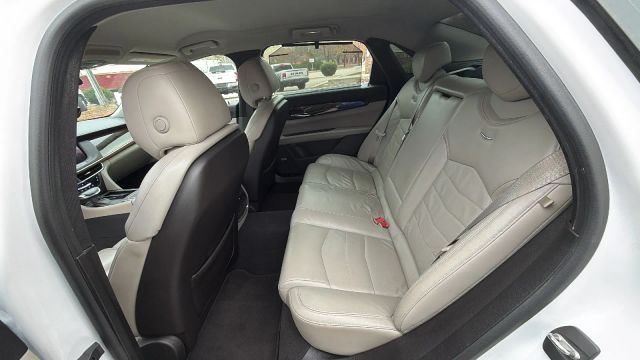 2016 Cadillac CT6 Luxury Image 10 of 21