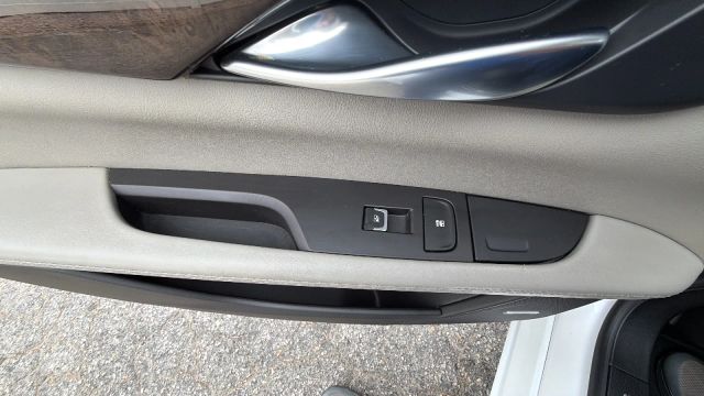 2016 Cadillac CT6 Luxury Image 18 of 21