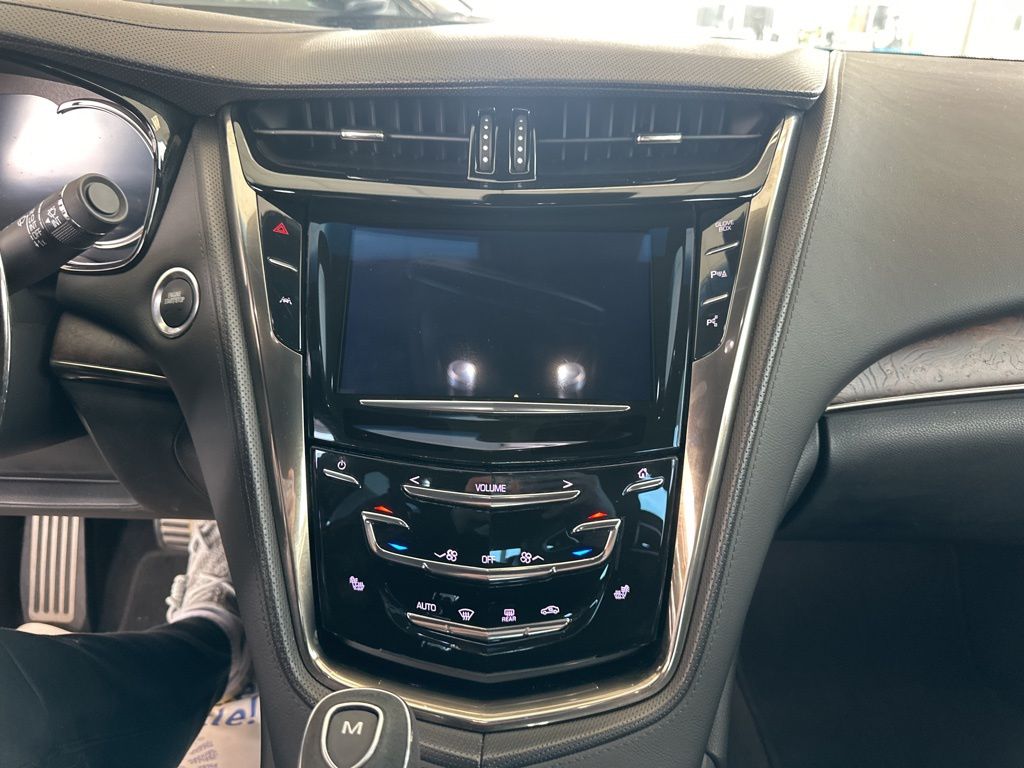 Vehicle image 17 of 20