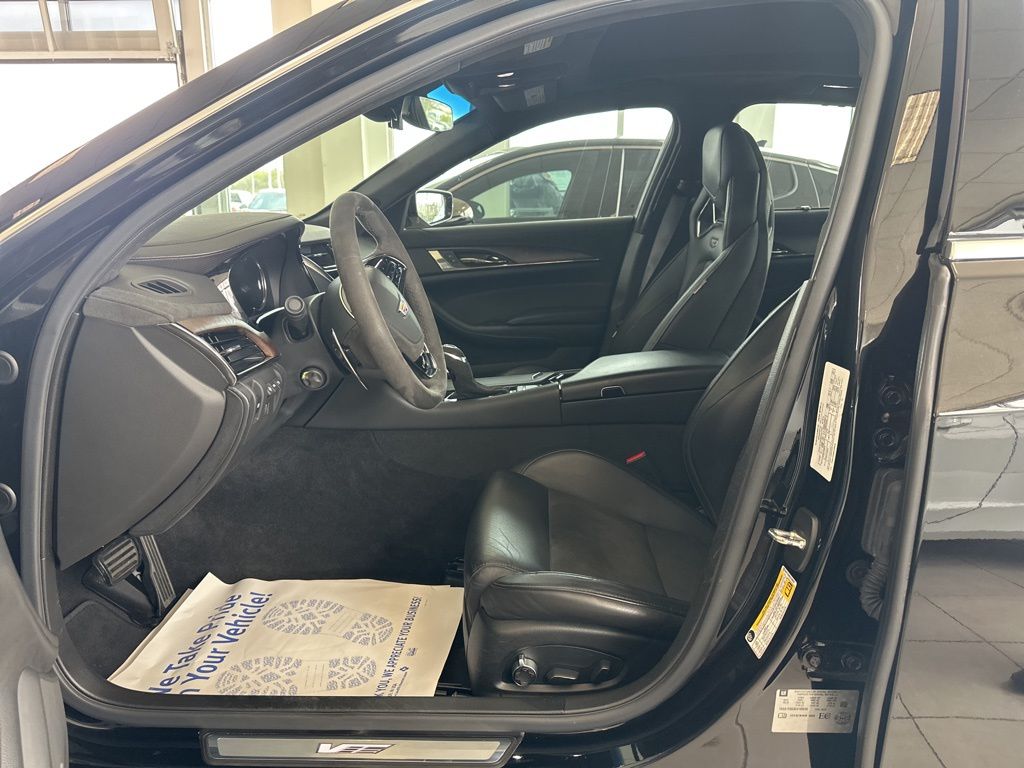 Vehicle image 9 of 20