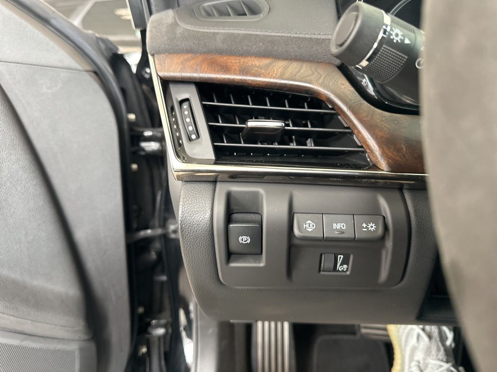 Vehicle image 15 of 20
