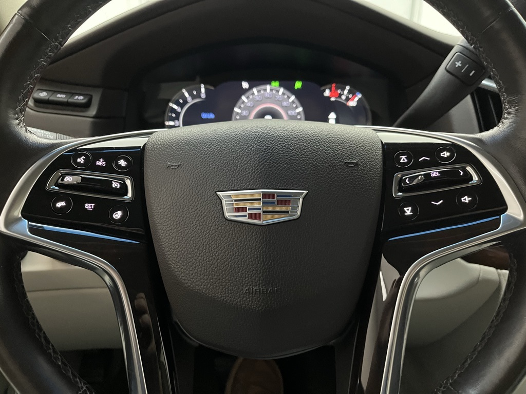 Vehicle image 34 of 42