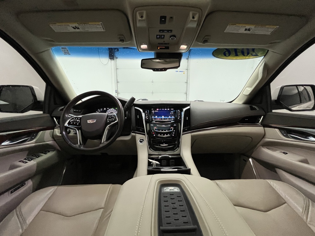 Vehicle image 19 of 42