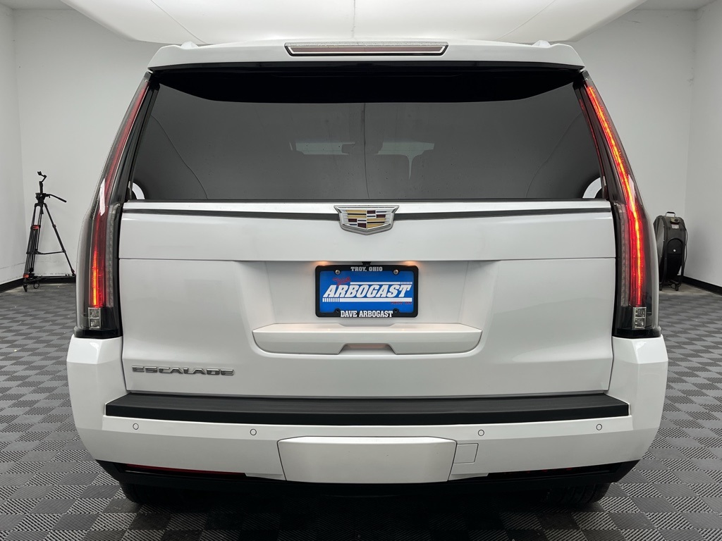 Vehicle image 5 of 42