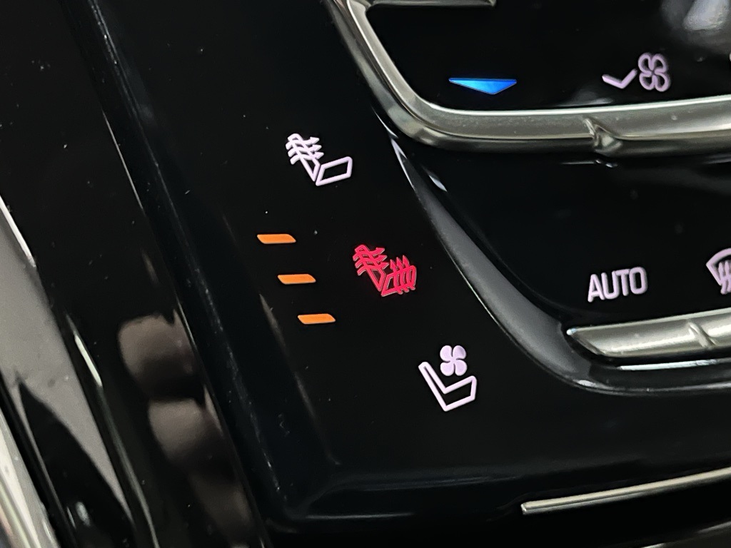 Vehicle image 27 of 42