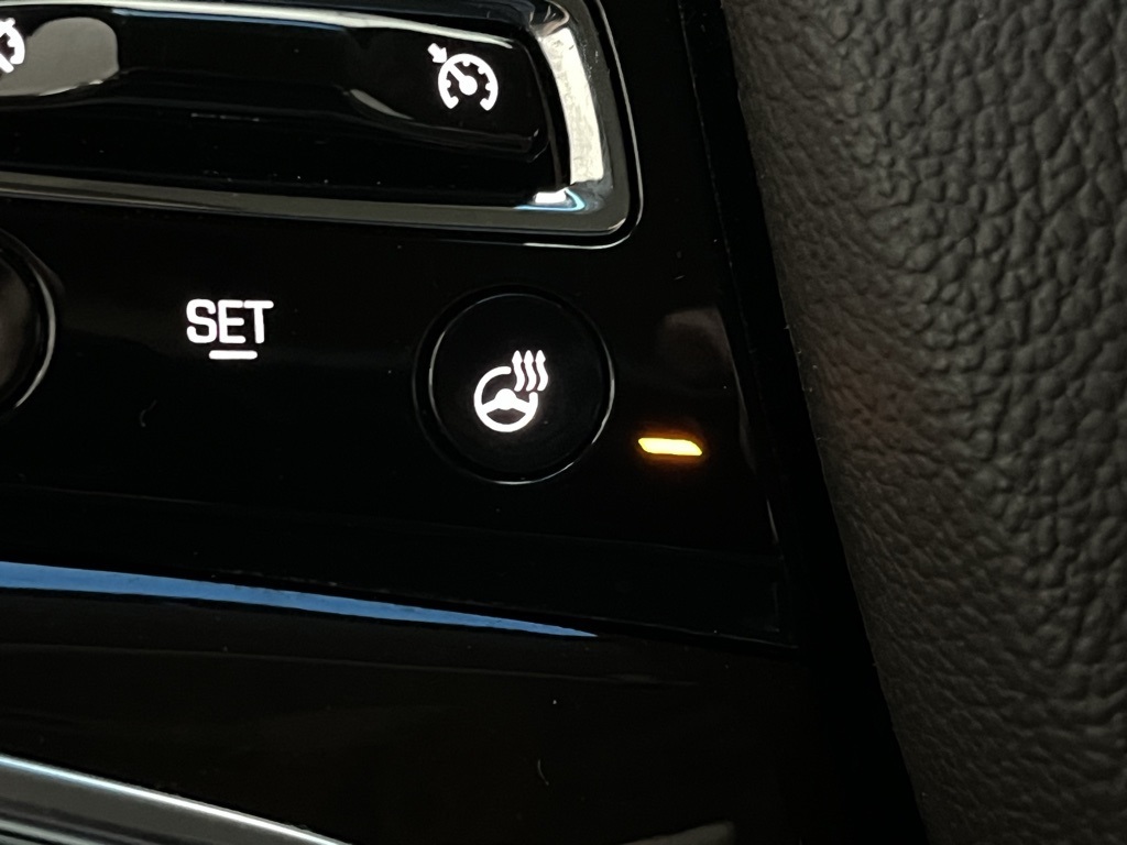 Vehicle image 39 of 42