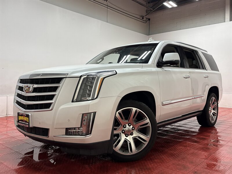 2016 Cadillac Escalade Premium Collection Image 1 of 45