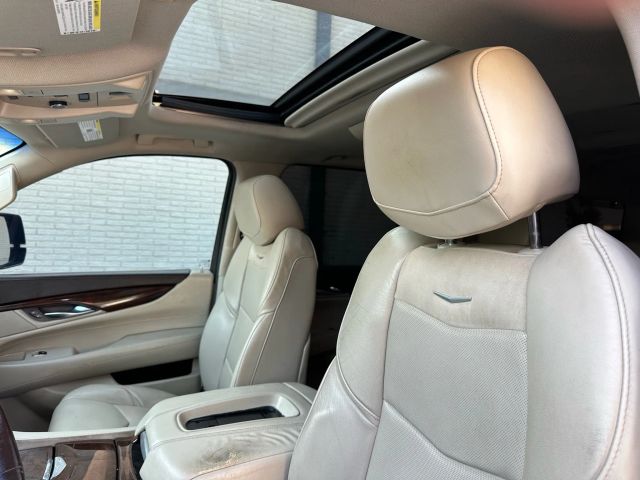 2016 Cadillac Escalade ESV Luxury Collection Image 31 of 56